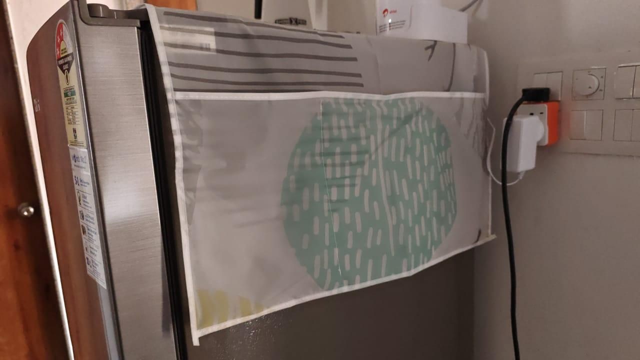 ❄️ Refrigerator Waterproof Cover with Pockets 🧊