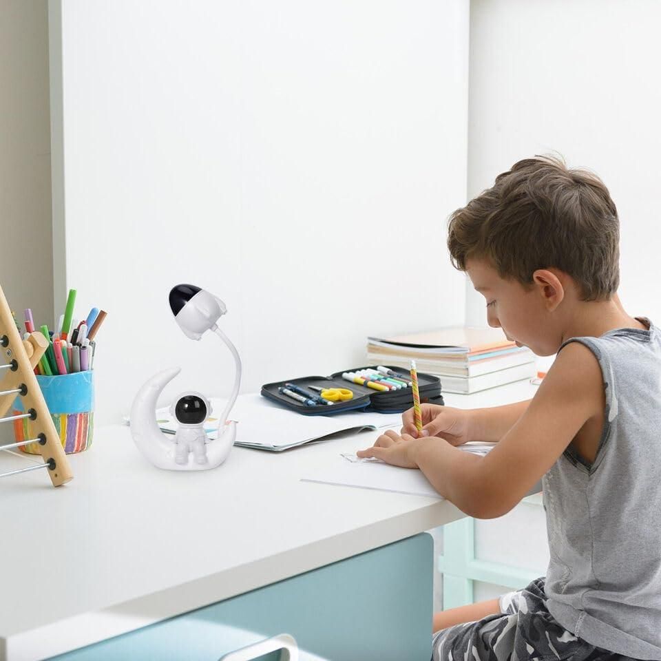 🌌 Astronaut LED Desk Lamp – Space Man Moon Night Light 🚀
