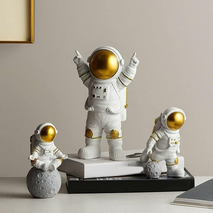 🚀 Astronaut Spaceman Statue Set of 3 🌌